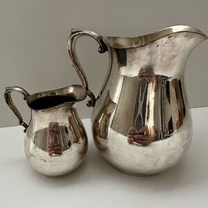 2 Vtg Wm Rogers 817 Silver Plate Footed Beverage Water Pitcher & Cream Pitcher